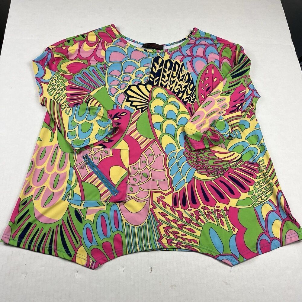 Pleats Collection Psychedelic Printed Top Short Sleeve Zip Accent M/L No Tags